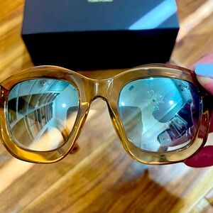 Tom Ford Square Sunglasses TF582 Julia-02 45P Transparent Champagne - like new!